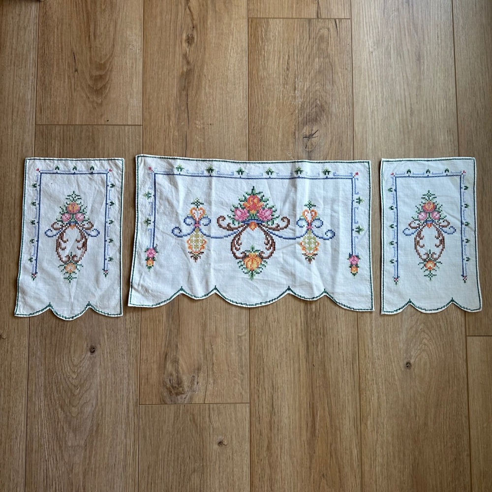 VTG Antimacassar Cross Stitch Vanity Linens 3pc Set Floral Scalloped White Linen